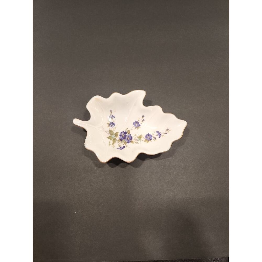 *Hand Painted Vintage Lefton China Purple Flower Leaf Candy/Nut Dish - Picture 2 of 12